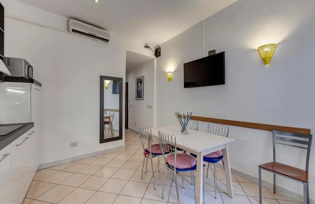 Zalinda Apartment By Mamo Florence-1